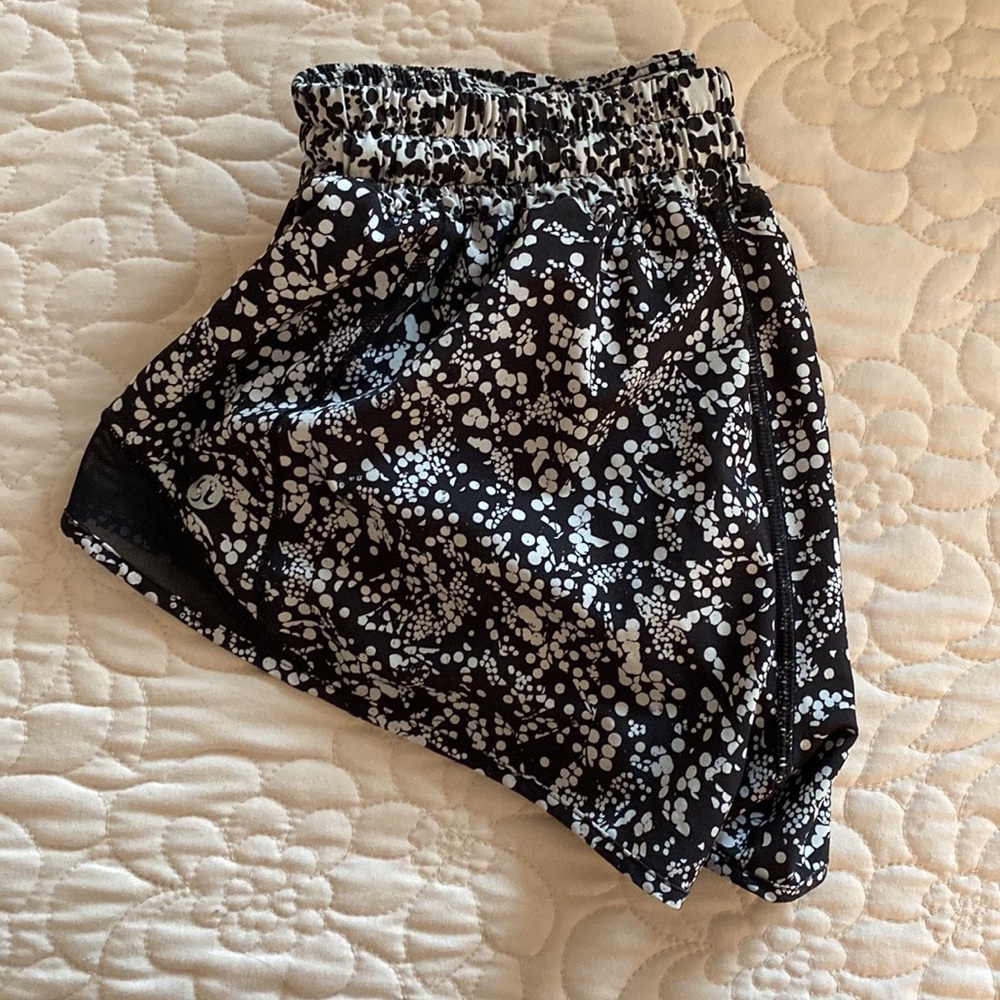 Lululemon Hotty hot shorts